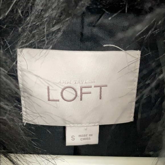 LOFT Black Faux Fur Vest - Picture 3 of 9